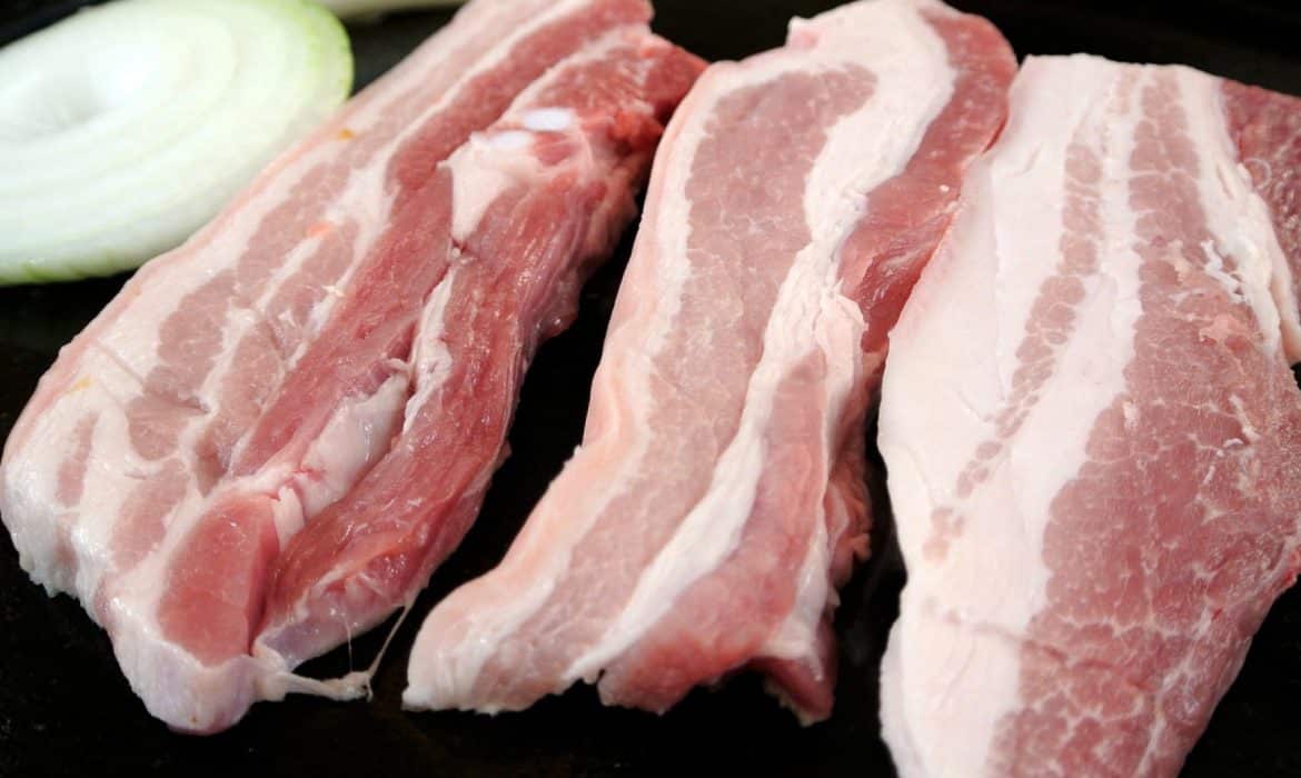 Gros plan sur la vente de viande de porc en ligne