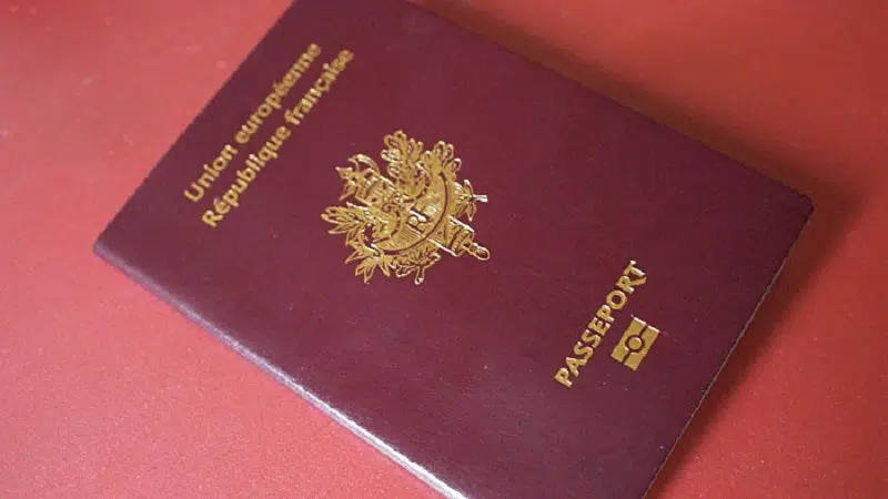 Comment savoir si mon passeport est biométrique