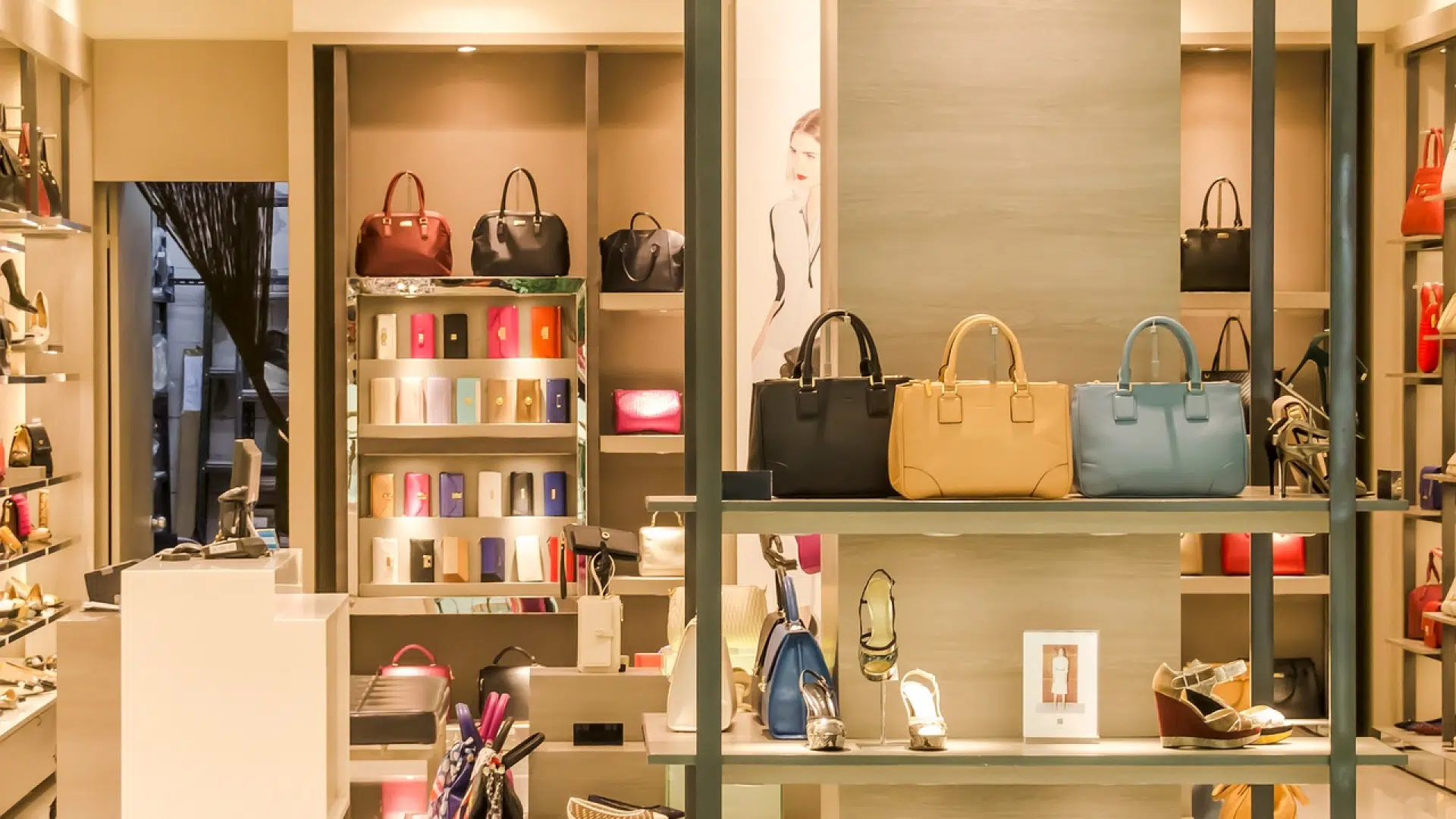 Comment joindre le service client d'une boutique ?