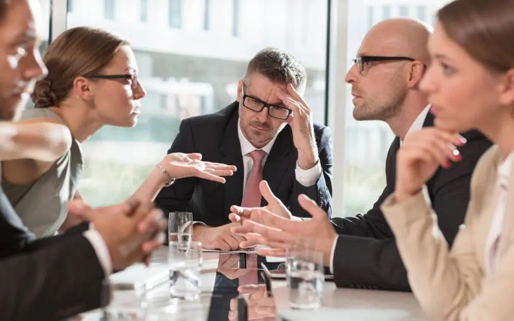 Conflit au travail : tout ce qu’il faut savoir pour bénéficier d’une aide juridique