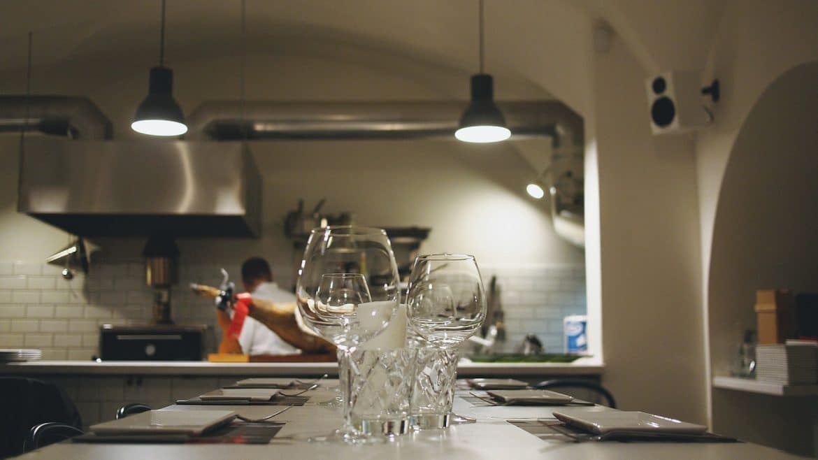 Hottes professionnelles : comment choisir la bonne pour votre cuisine ?