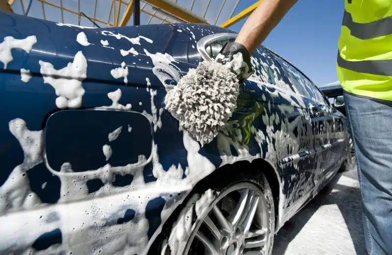 Lavage voiture : tout ce qu’il faut savoir pour bien entretenir sa carrosserie