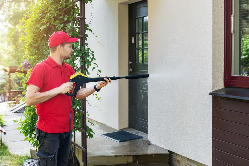 Comment nettoyer sa façade de maison ?